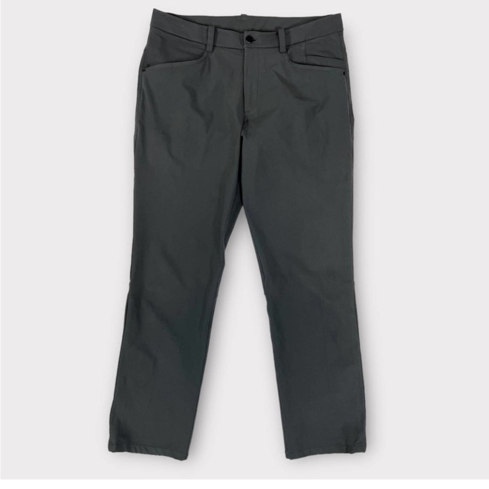 Lululemon Mission Pant II in Soot Size 36